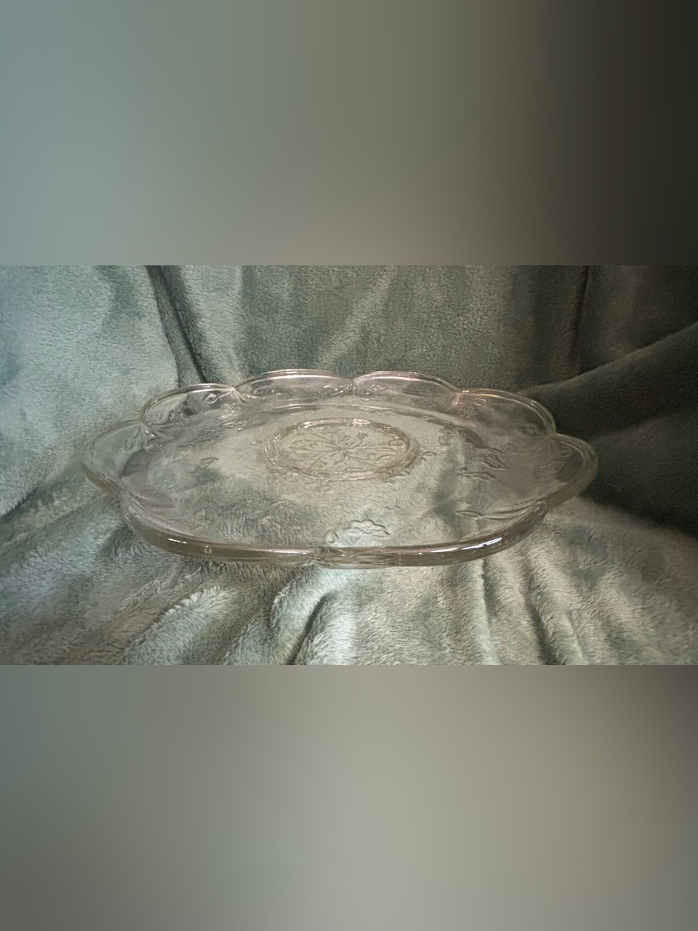 Anchor Hocking Clear Scalloped Glass Serving Tray (G024)